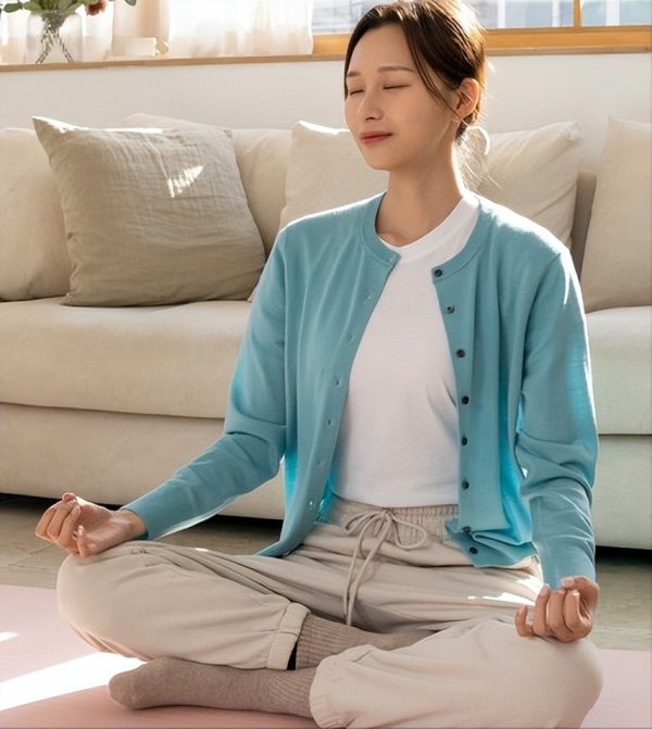 银易配资网 睡前做冥想的人，比直接入睡的人睡眠状态会更好？医生给出了分析